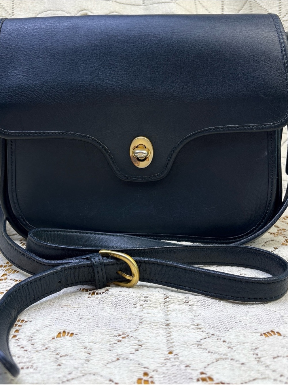 Coach Vintage Lenox Crossbody Bag 9918 Tan Brass Turnlock USA 1980s